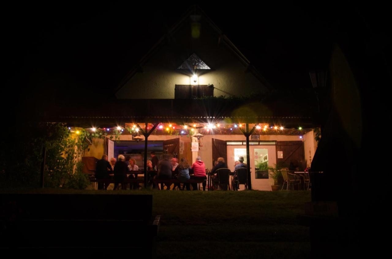 Stacaravan 6 Persoons - Camping Le Soustran Neuvic  Esterno foto